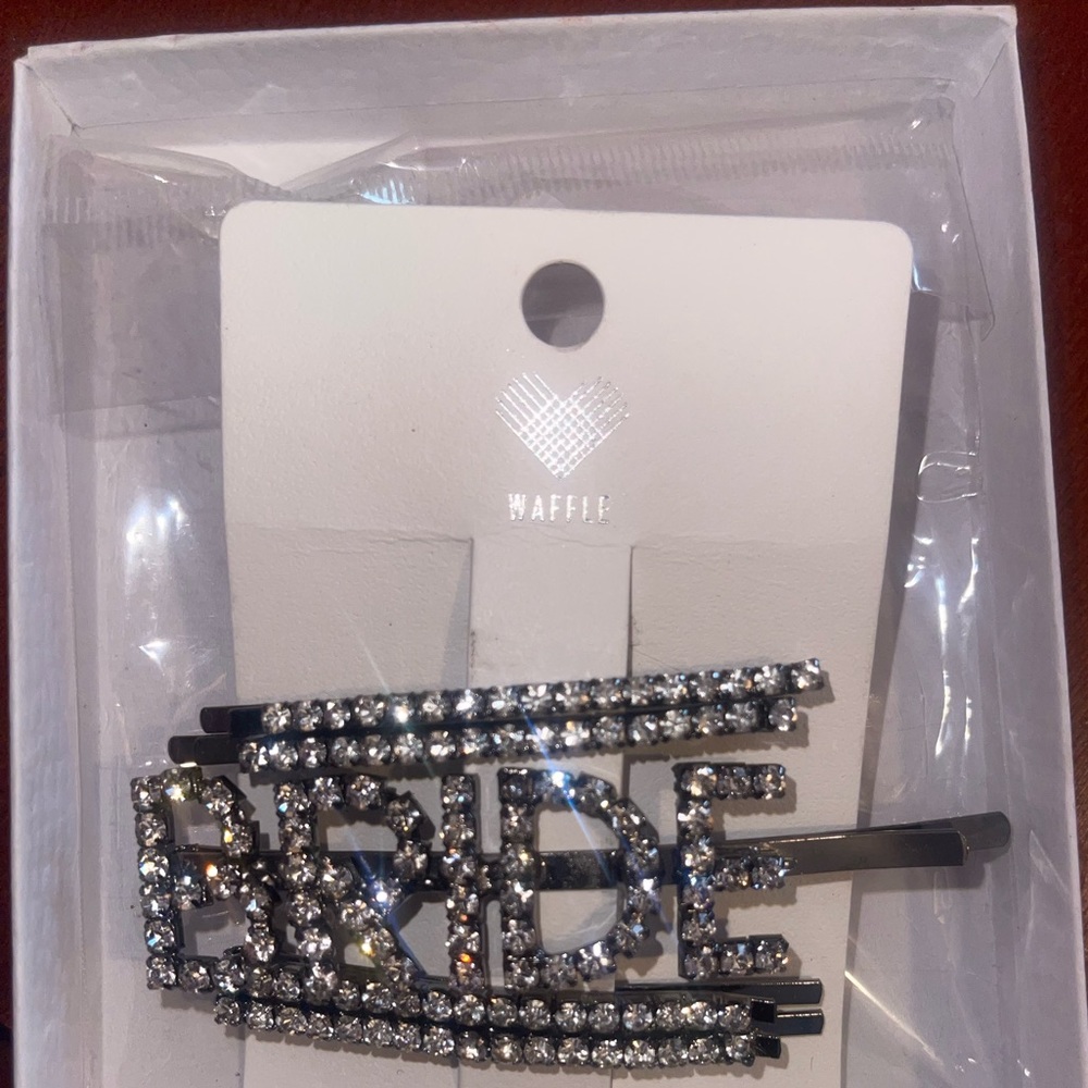 Bride Large hair broach or hair pin